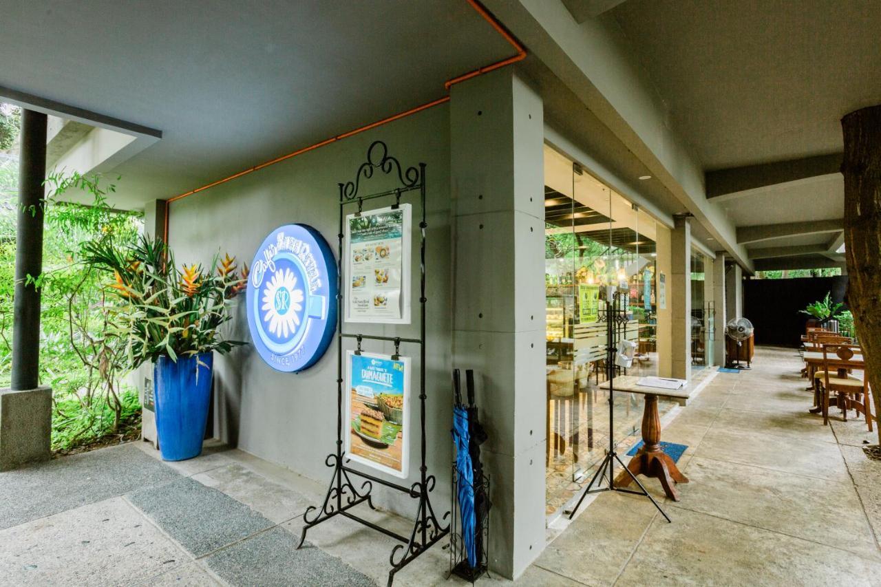 The Henry Resort Dumaguete Dumaguete City Экстерьер фото